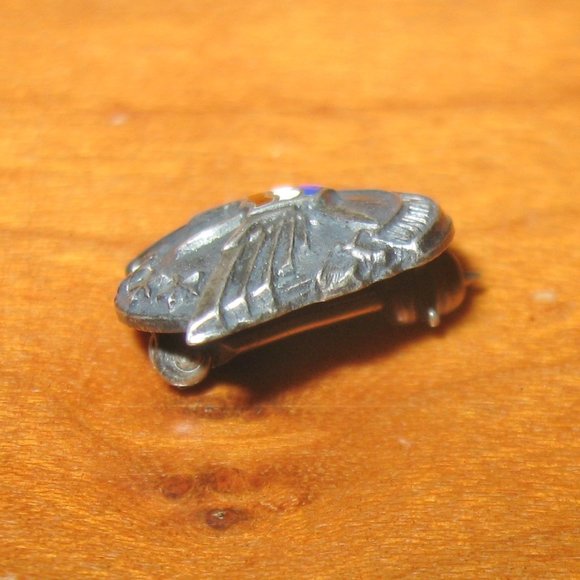 Vintage United Airlines Service Lapel Pin w Embossed Stars Wings Propeller - Picture 4 of 7